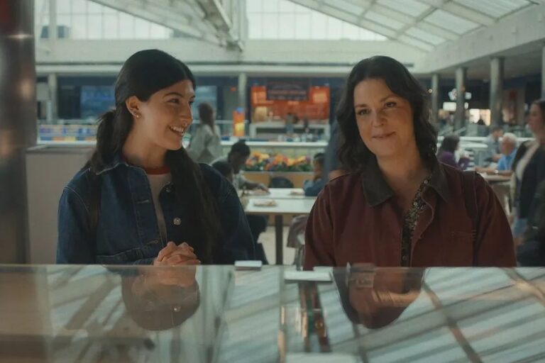 Sunny Sandler, Melanie Lynskey netflix