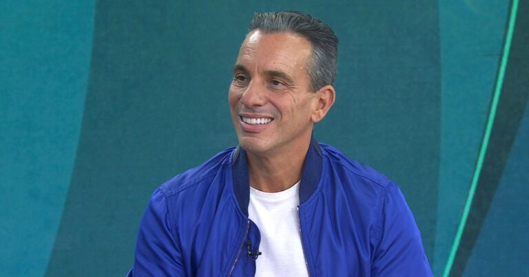 Sebastian Maniscalco Talks SiriusXM Radio, Dream Podcast Guest