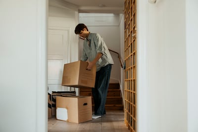 Als je kind uit huis gaat: ‘Accepteer dat je niet meer de belangrijkste persoon in zijn leven bent’