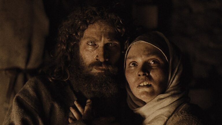 Aaron Taylor-Johnson Transforms Into a Werewolf