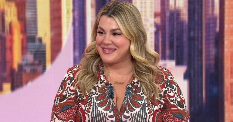 Heather McMahan Talks New Comedy Special, Bond With Pitbull