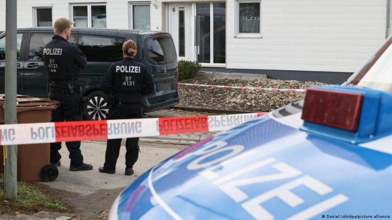 Two officials shot dead in Bavaria gun check