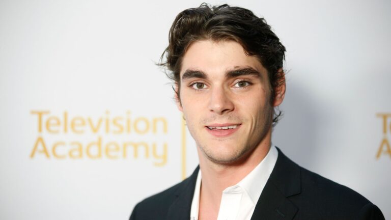 Breaking Bad star RJ Mitte dies aged 34